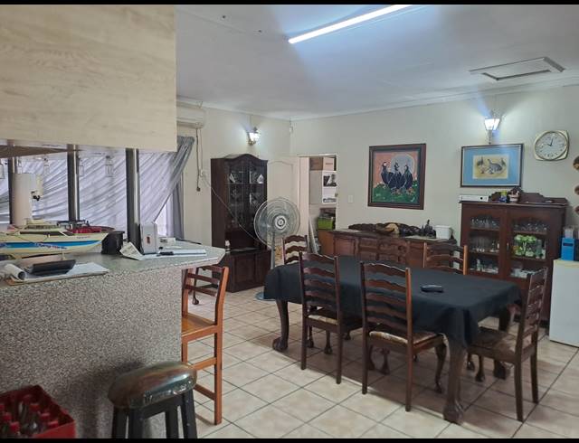 15 BEDROOM HOUSE FOR SALE IN OOS EINDE
